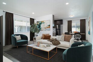 Winnetka Gardens Apartments in Winnetka, CA - Building Photo