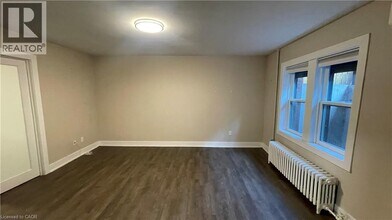 4 1/2 Ottawa St N in Hamilton, ON - Building Photo - Building Photo