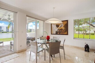 6407 NW 109th Ave in Doral, FL - Building Photo - Building Photo