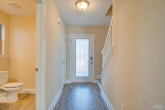 8683 Reagan Dr in Pensacola, FL - Foto de edificio - Building Photo