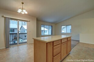 6965 Briar Loop in Anchorage, AK - Building Photo