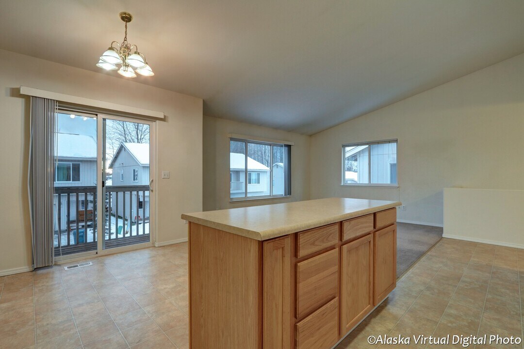 6965 Briar Loop in Anchorage, AK - Building Photo