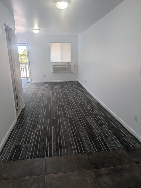 25911 Michigan Ave in Inkster, MI - Building Photo
