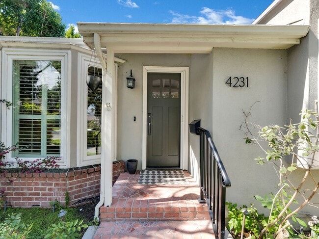 4231 Stern in Los Angeles, CA - Building Photo - Building Photo