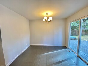 1815 152nd Ave SE in Bellevue, WA - Building Photo - Building Photo