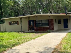 134 Wilson Dr in Lake Mary, FL - Building Photo