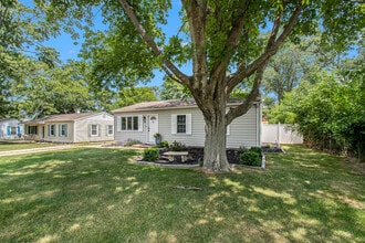 109 N Eagle St in New Buffalo, MI - Building Photo - Building Photo