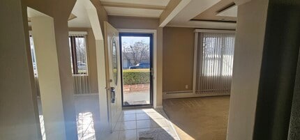 1055 Kenmore Ave in Aurora, IL - Building Photo - Building Photo