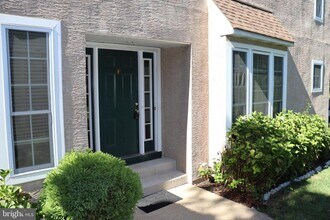 323 Country Club Dr in Lansdale, PA - Building Photo - Building Photo