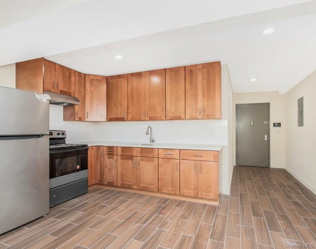 property at 409 Warburton Ave