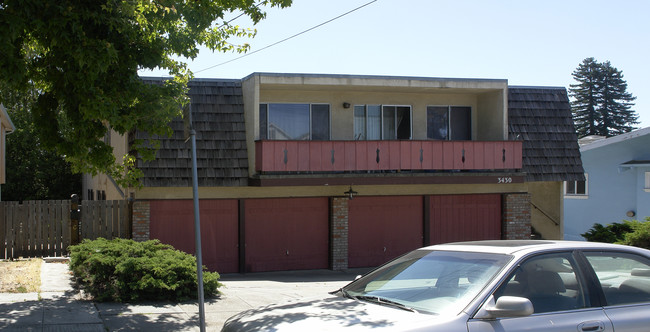 3430 Laguna Ave in Oakland, CA - Building Photo - Building Photo