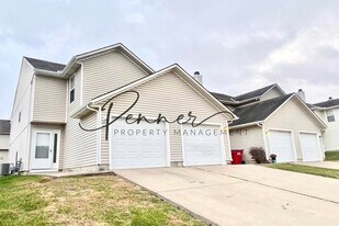 201 NE Dogwood in Oak Grove, MO - Building Photo