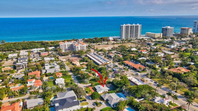 798 E Boca Raton Rd in Boca Raton, FL - Foto de edificio - Building Photo