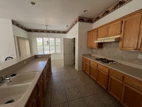 4186 Tahoe Vista Dr in Rocklin, CA - Foto de edificio - Building Photo