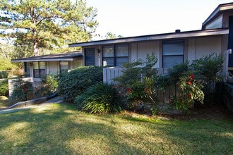 Berry Pines in Milton, FL - Building Photo - Building Photo