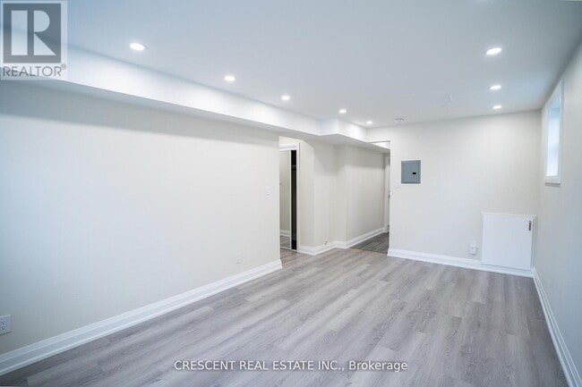 19 Queen St W in Mississauga, ON - Building Photo - Building Photo