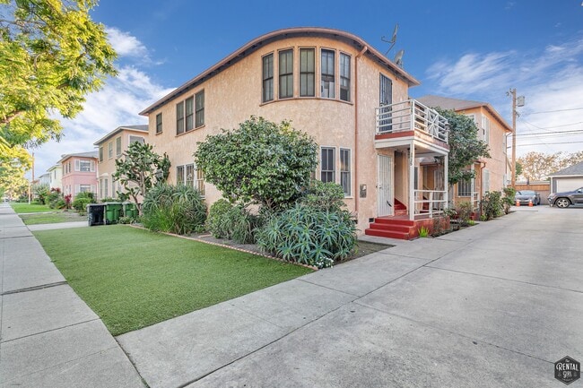 property at 3725 S Victoria Ave