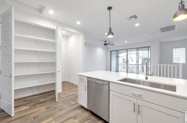 4055 E Amoroso Dr in Gilbert, AZ - Building Photo - Building Photo