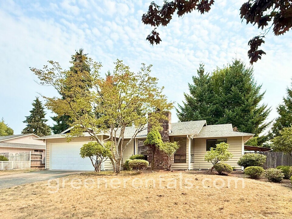 1906 Hanover Dr SE in Lacey, WA - Building Photo