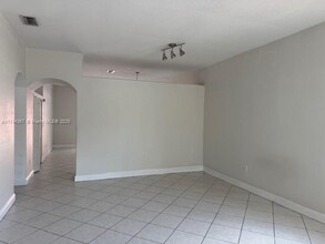 8713 NW 146th Ln in Hialeah, FL - Building Photo - Building Photo