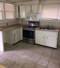 230 S Pennsylvania Ave, Unit #1 in Lansing, MI - Foto de edificio - Building Photo