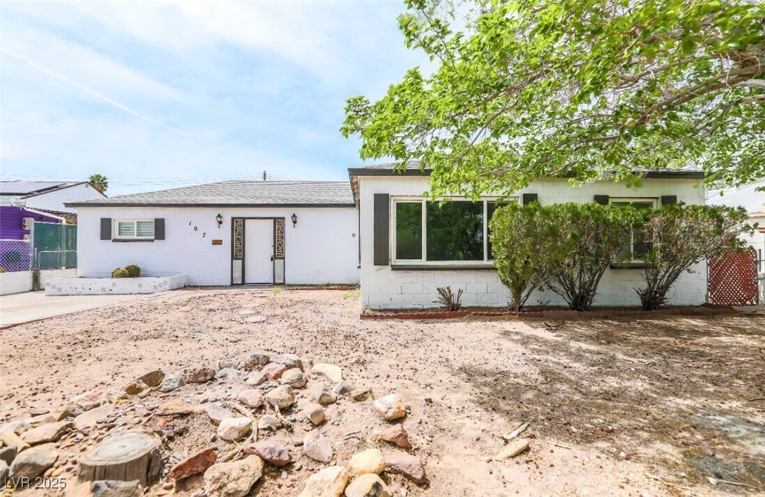 107 Joshua St in Henderson, NV - Building Photo