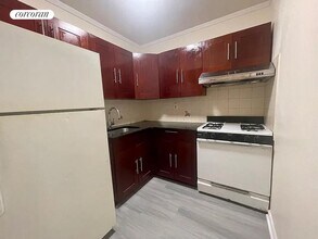 28 Melrose St in Brooklyn, NY - Building Photo - Building Photo