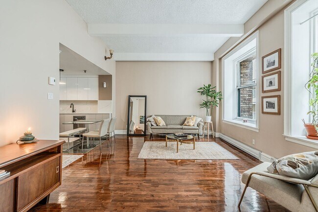 204 Rue de l'Hôpital in Montréal, QC - Building Photo - Building Photo