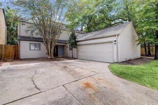 1746 Cloister Dr in Crosby, TX - Building Photo