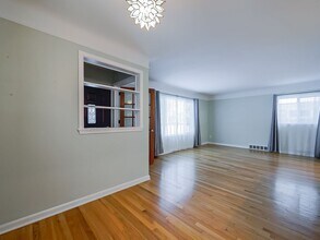 203 Pare St in Clawson, MI - Building Photo - Building Photo