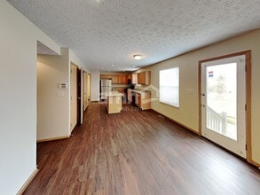 472 Greenhill Dr in Groveport, OH - Foto de edificio - Building Photo