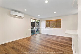 325 SE 32nd Ave in Portland, OR - Building Photo - Building Photo