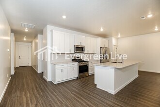 214 Ravello St in Caldwell, ID - Building Photo - Building Photo