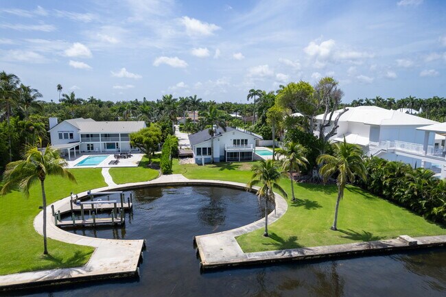 5640 Shaddelee Ln W in Ft. Myers, FL - Building Photo - Building Photo