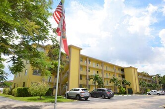 9949 Sandalfoot Blvd in Boca Raton, FL - Building Photo - Building Photo