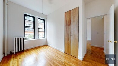 324 E 91st St in New York, NY - Building Photo - Building Photo