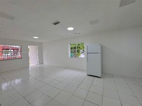 15741 NW 40th Ct in Opa Locka, FL - Building Photo - Building Photo