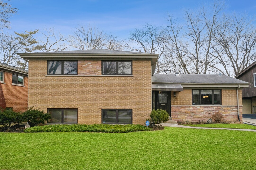 634 Laporte Ave in Wilmette, IL - Building Photo