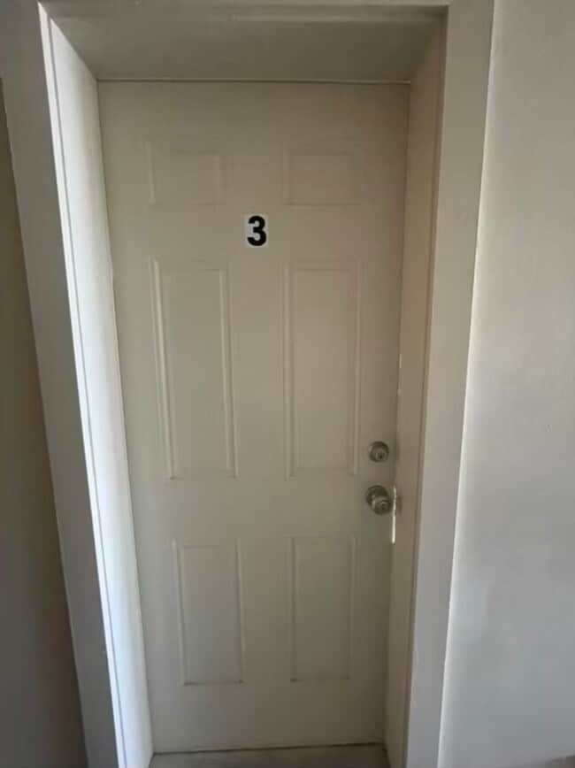 44 S 200 E in Roosevelt, UT - Foto de edificio - Building Photo