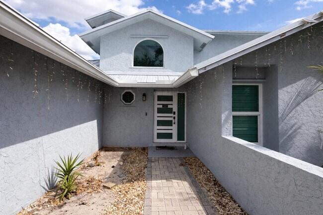 149 Ponce De Leon St in Royal Palm Beach, FL - Building Photo - Building Photo