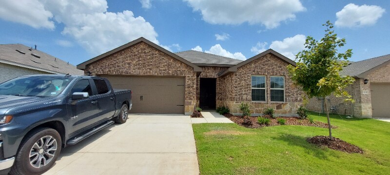 1418 Saddlehorn Dr in Denton, TX - Building Photo