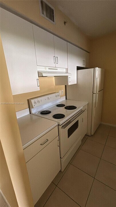 2103 Renaissance Blvd, Unit 108 in Miramar, FL - Foto de edificio