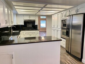 2189 Vartikian Ave in Clovis, CA - Building Photo - Building Photo