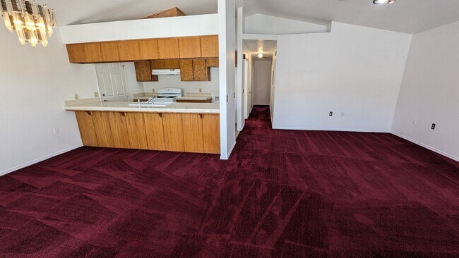 1976 W Roby Ave, Unit Unit B in Porterville, CA - Building Photo - Building Photo