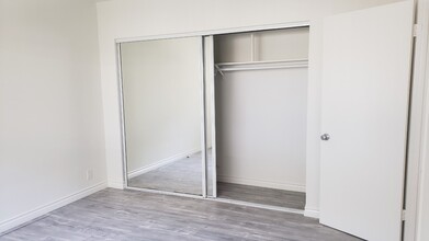 5137 Denny Ave in North Hollywood, CA - Building Photo - Building Photo