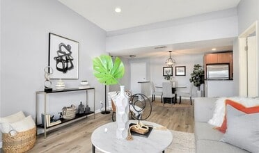 8300 Manitoba St, Unit 315 in Playa Del Rey, CA - Building Photo - Building Photo