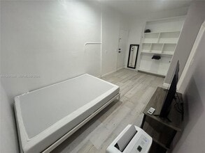 12991 NW 9th Ln in Miami, FL - Building Photo - Building Photo