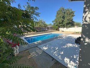 3712 W Avenue K14 in Lancaster, CA - Foto de edificio - Building Photo