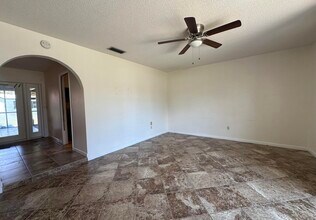 404 21st St SE in Vero Beach, FL - Building Photo - Building Photo
