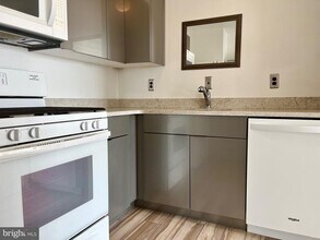 2401 Pennsylvania Ave in Wilmington, DE - Building Photo - Building Photo